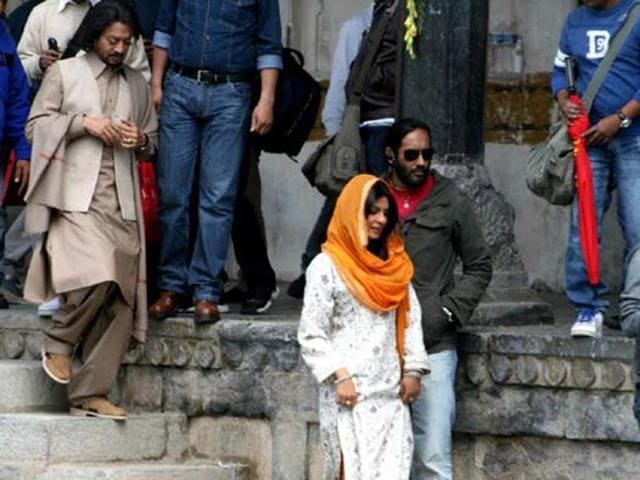 Saat Khoon Maaf: The portion involving Irrfan Khan in this 2011 film based on the short story ‘Susanna’s Seven Husbands’ by Ruskin Bond, was shot at Shalimar Bagh, Kashmir.