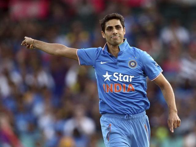 Injury-prone Ashish Nehra is India’s lead pacer at the three-match series against Sri Lanka.(AP Photo)