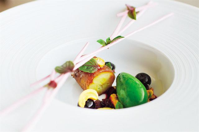 At Grace in Chicago, dishes like banana cashew (above) and chocolate matcha (below) form the vegetarian menu.