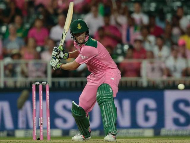South Africa’s batsman Imran Tahir, right, celebrates after scoring the winning run during the 4th One Day International cricket match between South Africa and England at the Wanderers Stadium in Johannesburg on February 12, 2016. (AP Photo) South Africa’s batsman Imran Tahir, right, celebrates after scoring the winning run during the 4th One Day International cricket match between South Africa and England at the Wanderers Stadium in Johannesburg on February 12, 2016. (AP Photo)