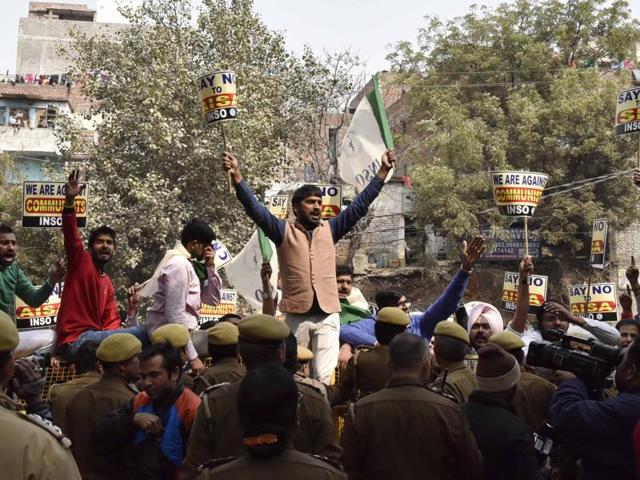 The Indian National Lok Dal student wing protests in front of JNU against the role of JNUSU in alleged sedition related activities. (Vipin Kumar/HT Photo)