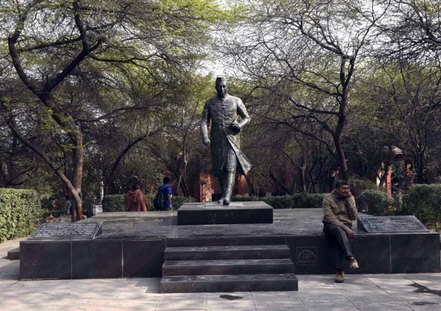 A sculpture of former prime minister Jawaharlal Nehru at the JNU campus, in New Delhi. The university’s teachers have have asked the public not to “brand” JNU as “anti-national” due to the raging controversy. (Vipin Kumar/HT Photo) A sculpture of former prime minister Jawaharlal Nehru at the JNU campus, in New Delhi. The university’s teachers have have asked the public not to “brand” JNU as “anti-national” due to the raging controversy. (Vipin Kumar/HT Photo)