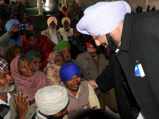 To counter Aam Aadmi Party, Punjab Congress president to start volunteer enrolment next week, reach out to families. (HT PHOTO) To counter Aam Aadmi Party, Punjab Congress president to start volunteer enrolment next week, reach out to families. (HT PHOTO)