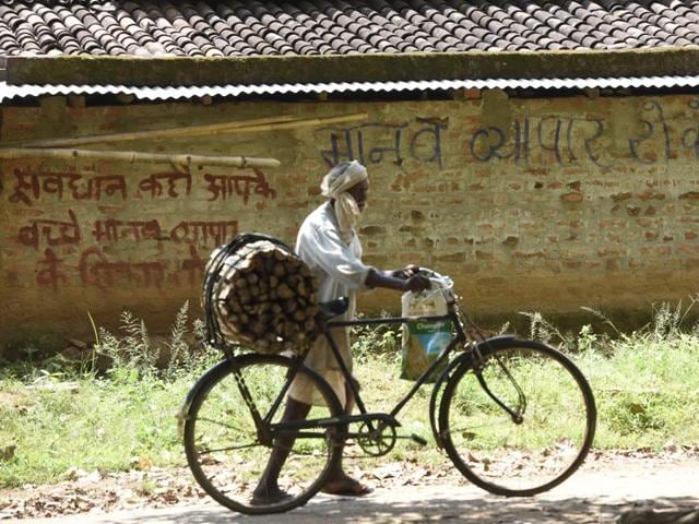 Centre has a new scheme, Pradhan Mantri Gramin Parivahan Yojna (PMGPY), to improve and regulate transportation facilities in villages.(HT File Photo)