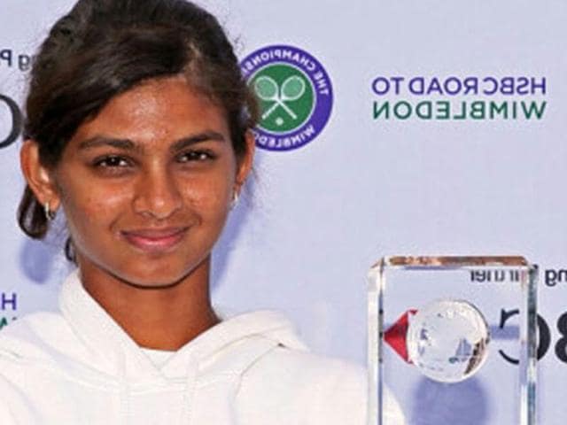 Mahak has emerged champion in the second edition of Rendez-vous a Roland- Garros by defeating Humera Shaikh 6-2, 6-3 in straight sets. Mahak has emerged champion in the second edition of Rendez-vous a Roland- Garros by defeating Humera Shaikh 6-2, 6-3 in straight sets.