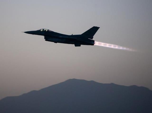 The F-16 had been trying to refuel in mid-air when the pilot discovered a malfunction with his fuel system, which meant he could only fly for 15 minutes - nowhere near enough to reach safety. (AFP File Photo) The F-16 had been trying to refuel in mid-air when the pilot discovered a malfunction with his fuel system, which meant he could only fly for 15 minutes - nowhere near enough to reach safety. (AFP File Photo)