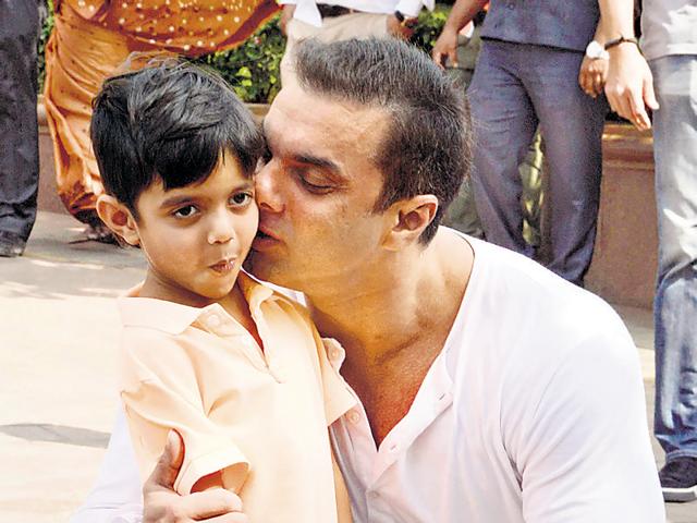 Sohail Khan with his son Yohan. (Yogen Shah) Sohail Khan with his son Yohan. (Yogen Shah)