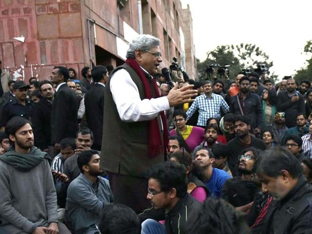 CPI(M) general secretary Sitaram Yechury has allegedly received threat calls over extending support to JNU students. (Vipin Kumar / Hindustan Times) CPI(M) general secretary Sitaram Yechury has allegedly received threat calls over extending support to JNU students. (Vipin Kumar / Hindustan Times)