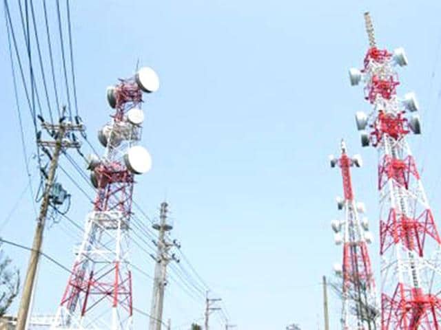 Researchers from Kolkata’s Jadavpur University have indicated mobile-tower radiation affects plants and vegetables. (File photo)