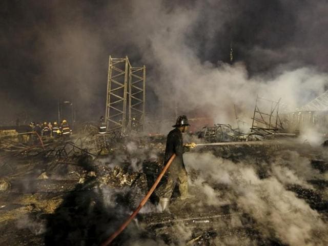 A massive fire broke out on Stage during a cultural event 'Maharashtra Night' at the Make In India week in Mumbai on Sunday(PTI) A massive fire broke out on Stage during a cultural event 'Maharashtra Night' at the Make In India week in Mumbai on Sunday(PTI)