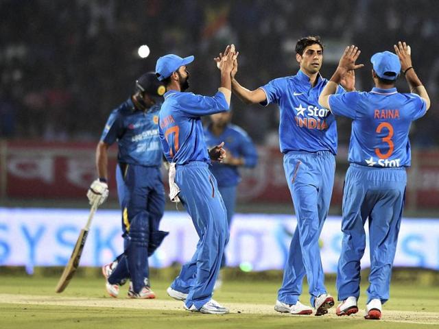 Ashish Nehra celebrates the wicket of Sri Lankan batsman Milinda Siriwardana. (PTI) 