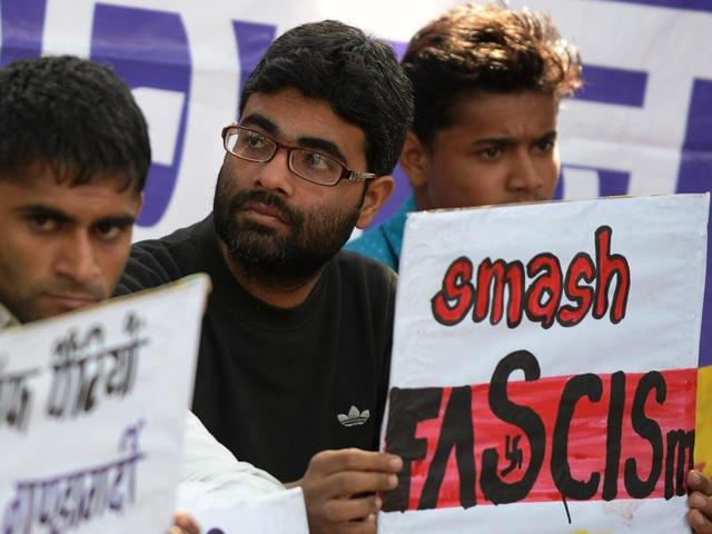 Many students believe the arrest of JNUSU president Kanhaiya Kumar is a “direct assault on their right to dissent”.(Sanjeev Verma/HT Photo) Many students believe the arrest of JNUSU president Kanhaiya Kumar is a “direct assault on their right to dissent”.(Sanjeev Verma/HT Photo)