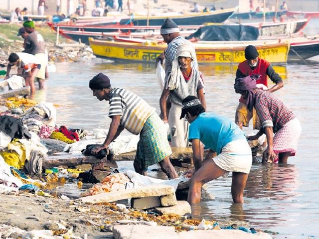 While the Opposition blames the Centre for taking no concrete initiative to develop the infrastructure required to keep the city clean, several others blame the mindset of the locals for poor sanitation.(HT File Photo) While the Opposition blames the Centre for taking no concrete initiative to develop the infrastructure required to keep the city clean, several others blame the mindset of the locals for poor sanitation.(HT File Photo)