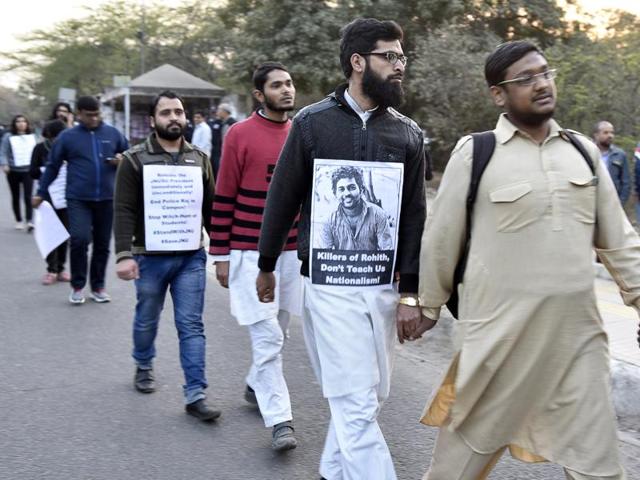 A group of lawyers allegedly thrashed protesters and journalists inside the Patiala House court premises on February 15. The students and journalists had gone to the court for the bail hearing of JNUSU president Kanhaiya Kumar, who was arrested on charges of sedition.(Sonu Mehta/HT Photo) A group of lawyers allegedly thrashed protesters and journalists inside the Patiala House court premises on February 15. The students and journalists had gone to the court for the bail hearing of JNUSU president Kanhaiya Kumar, who was arrested on charges of sedition.(Sonu Mehta/HT Photo)