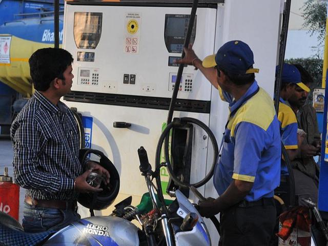 Petrol price was cut by 32 paise per litre but diesel rates were hiked by 28 paise a litre. (Shankar Mourya/ Hindustan Times) Petrol price was cut by 32 paise per litre but diesel rates were hiked by 28 paise a litre. (Shankar Mourya/ Hindustan Times)