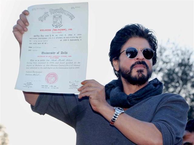 At Hansraj college, Shah Rukh Khan flaunts his graduation degree, that he collected after 28 years on February 16. (PTI) At Hansraj college, Shah Rukh Khan flaunts his graduation degree, that he collected after 28 years on February 16. (PTI)