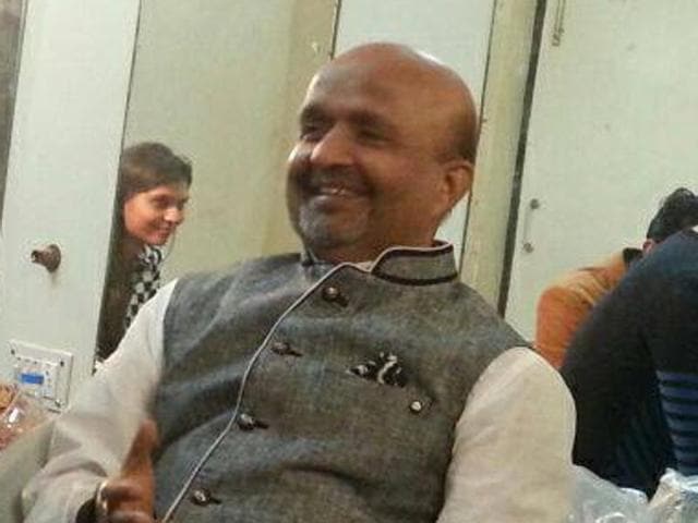 Sameer has just entered the Guinness Book of World Records for penning the most number of songs in Bollywood.(Facebook)