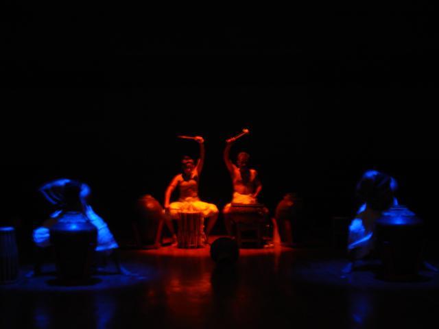 The play’s music uses Koodiyattam (a form of Sanskrit theatre performed in Kerala) percussion rhythms, south East Asian rhythms, as well as physical movements and verbal narration to tell the story.