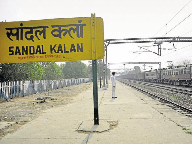 The railway station near Devendra’s village from where he is believed to have let off kidnapped Snapdeal executive Dipti Sarna. (Sakib Ali/HT Photo) The railway station near Devendra’s village from where he is believed to have let off kidnapped Snapdeal executive Dipti Sarna. (Sakib Ali/HT Photo)