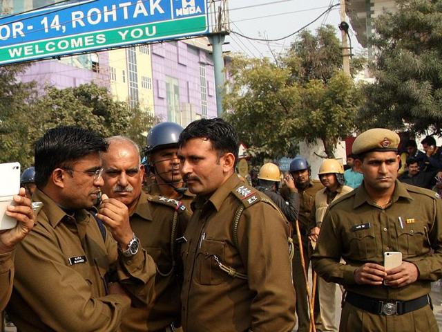 High police has been deployed in the region for the past few days to avoid any untoward incident in Rohtak.(Manoj Dhaka/HT File Photo)