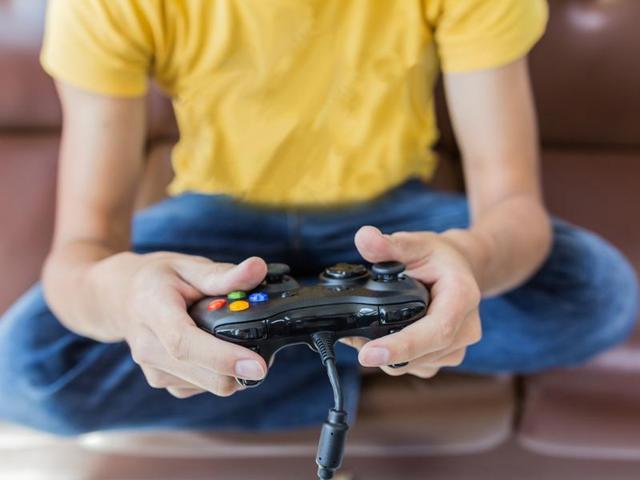 Online games got you hooked? Here's why they are impossible to let go