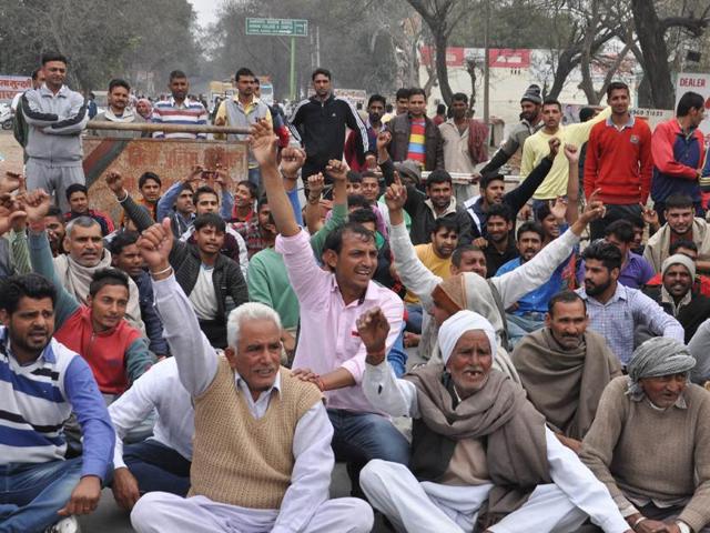 The protesters have accused the chief minister of resisting their demand as he was “not from the community”. (HT Photo )