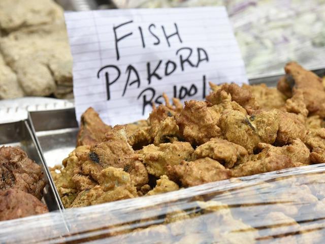 Delhi Street Food Festival at Connaught Place is serving up a unique range of street food: From  chillas to pakoras. (Raj K Raj / HT Photo) 