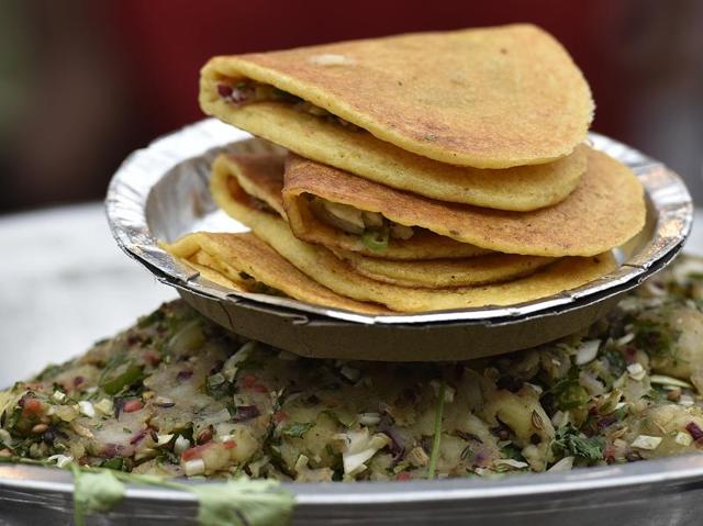There’s no  better time to indulge in some tasty street food, then now. Make plans, people. (Raj K Raj / HT Photo) 