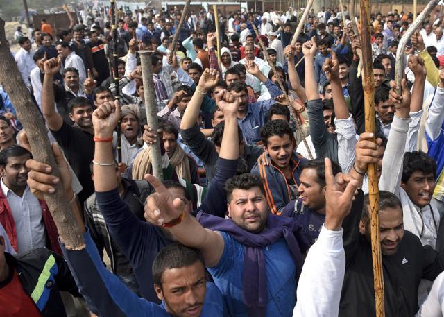The protesting Jat community members demand reservation in government services in Bahadurgarh in Haryana. (Ravi Choudhary/ Hindustan Times)