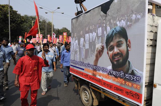 Left parties in Kolkata take out a rally in support of JNU student leader Kanhaiya Kumar, whose speech was allegedly doctored in videos. (Samir Jana/ HT photo) Left parties in Kolkata take out a rally in support of JNU student leader Kanhaiya Kumar, whose speech was allegedly doctored in videos. (Samir Jana/ HT photo)