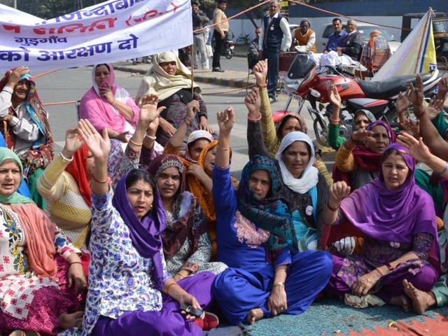 Women, mostly from agricultural families, are participating in the movement in large numbers.(Parveen Kumar/Hindustan Times)