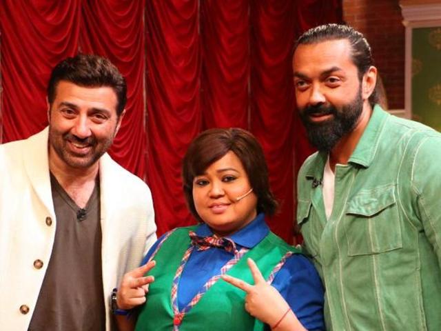 Sunny deol makes a grand entry on Comedy Nights Live.