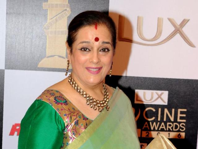 Poonam Sinha. wife of Shatrughan Sinha and Sonakshi’s mom, attends the Zee Cine Awards ceremony in Mumbai on February 20. (AFP) 