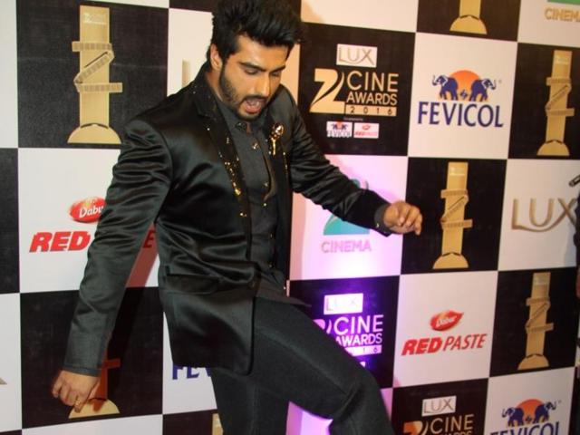 Actor Arjun Kapoor flaunts his high heels at the Zee Cine Awards 2016.  (IANS) 