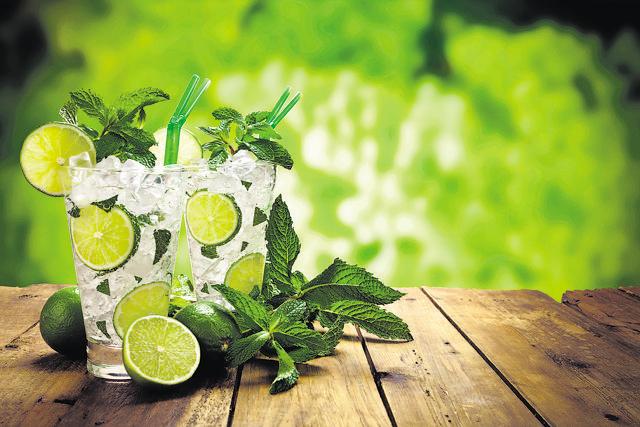 When hungover, you must increase the intake of water. (iStock)