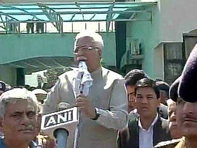 Haryana CM Manohar Lal Khattar meets locals affected due to Jat Reservation protest in Rohtak