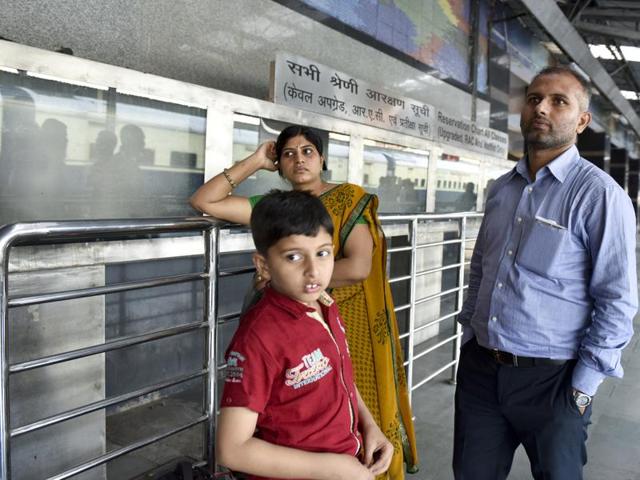 The government has cleared the proposal for an extra coach and an announcement is expected when the Railway Budget is presented on February 25.(Hindustan Times)