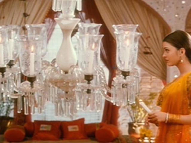 The setting was grand and so were the characters. With palatial sets as the humble abode for Salman Khan and Aishwarya Rai, Bhansali brought grandeur onscreen for the first time with Hum Dil De Chuke Sanam (1999). (Youtube grab) The setting was grand and so were the characters. With palatial sets as the humble abode for Salman Khan and Aishwarya Rai, Bhansali brought grandeur onscreen for the first time with Hum Dil De Chuke Sanam (1999). (Youtube grab)