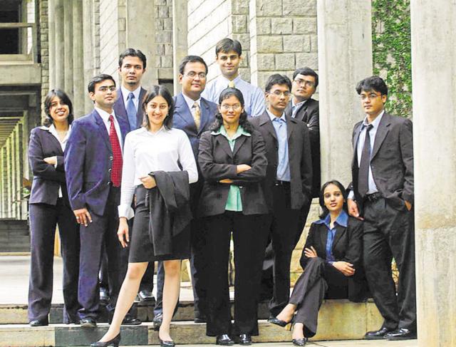 Job offers from e-commerce recruiters have dropped across most top Indian Institutes of Management this year, compared to previous year. (HT file photo)