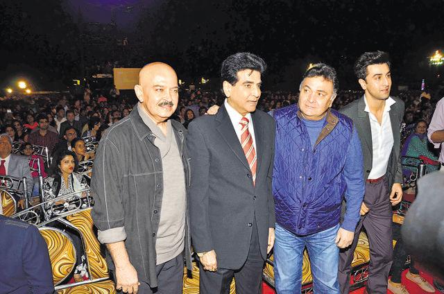 Mumbai, January 19, 2016 : Rakesh Roshan, Jeetendra, Rishi Kapoor and Ranbir Kapoor attended Umang Mumbai Police Show 2016 in Mumbai. (Freelance photo by Yogen Shah) (Yogen Shah)
