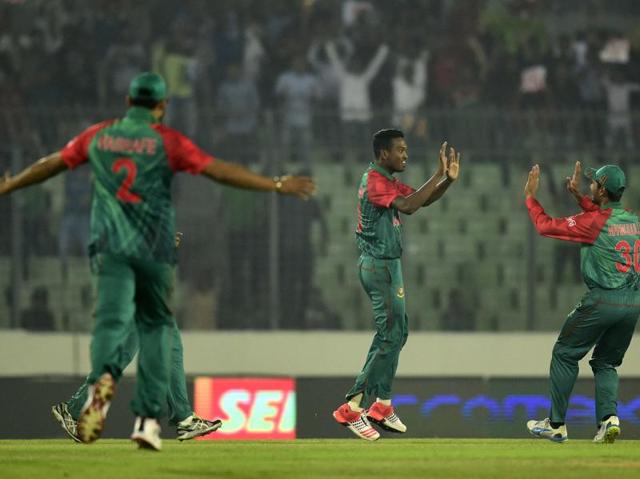 Bangladesh’s Al-Amin Hossain (C) celebrates with teammates after the dismissal of Shikhar Dhawan. (AFP Photo) Bangladesh’s Al-Amin Hossain (C) celebrates with teammates after the dismissal of Shikhar Dhawan. (AFP Photo)