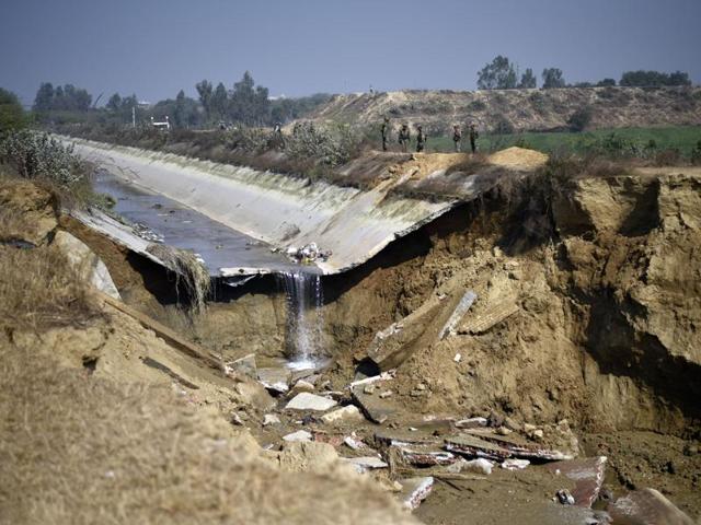 Army has been deployed to guard the Munak canal that has been damaged in stretches during the violent Jat stir. (Ravi Choudhary/HT Photo) Army has been deployed to guard the Munak canal that has been damaged in stretches during the violent Jat stir. (Ravi Choudhary/HT Photo)