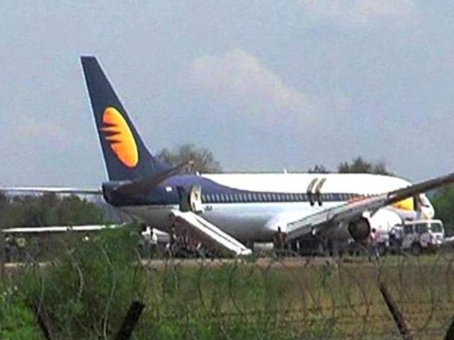 With the government set to take a final call on the national civil aviation policy, the battle between the FIA, which comprises of IndiGo, SpiceJet, Jet Airways and GoAir, and new startup airlines Vistara and AirAsia India, has further intensified. (HT File Photo) With the government set to take a final call on the national civil aviation policy, the battle between the FIA, which comprises of IndiGo, SpiceJet, Jet Airways and GoAir, and new startup airlines Vistara and AirAsia India, has further intensified. (HT File Photo)
