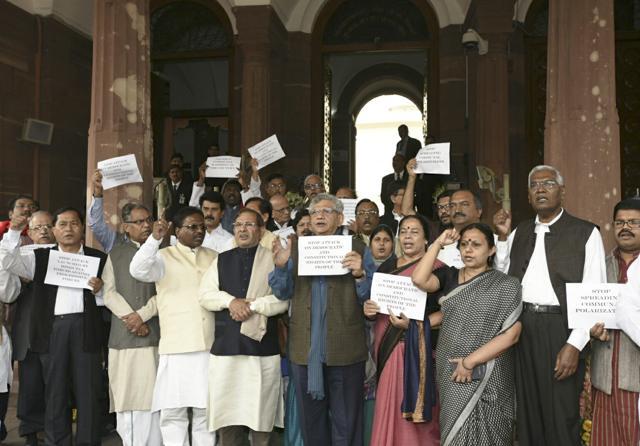 MPs protest at the Parliament House to stop attack on the democratic and constitutional rights of people in New Delhi on February 24, 2016. (HT Photo/Sonu Mehta)