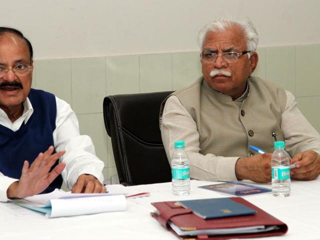 Union minister of urban development, housing and urban poverty alleviation and parliamentary affairs Venkaiah Naidu and CM of Haryana Manohar Lal Khattar attend a meeting for Jat reservation issue. (HT Photo) Union minister of urban development, housing and urban poverty alleviation and parliamentary affairs Venkaiah Naidu and CM of Haryana Manohar Lal Khattar attend a meeting for Jat reservation issue. (HT Photo)