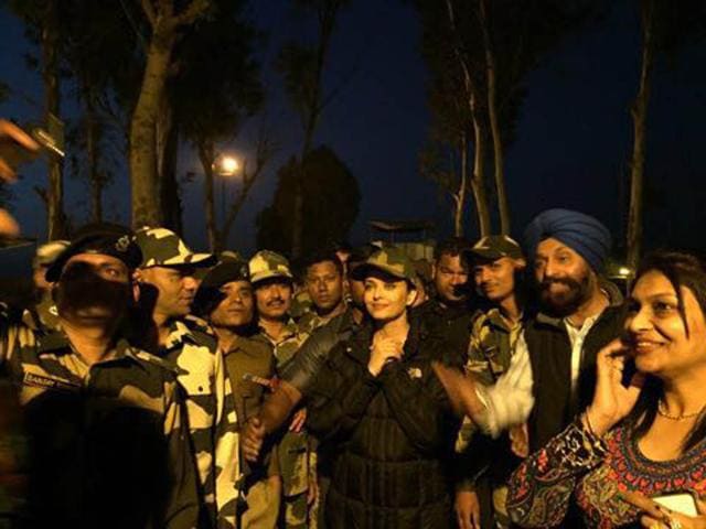 The soldiers also presented gifts to the actor. (HT) The soldiers also presented gifts to the actor. (HT)