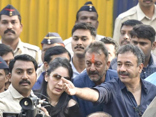 Outside the prison, he was greeted by his wife Manyata, twins Iqra and Shahran and close friends including director Rajkumar Hirani. (Satish Bate/ HT Photo) 