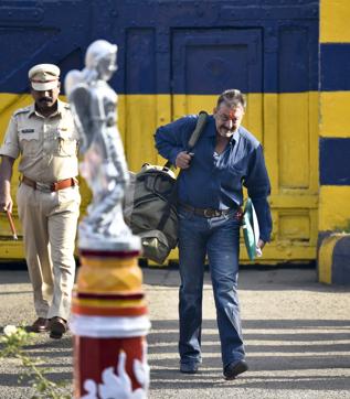 Dutt had a wide smile on his face while coming out of jail. (Hindustan Times) Dutt had a wide smile on his face while coming out of jail. (Hindustan Times)