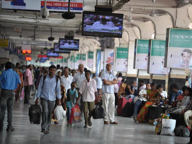 The Railway Budget 2016-17 unveiled the government’s plan to provide WiFi services at 100 stations this year and 400 more stations over the next two years. (AFP Photo) 