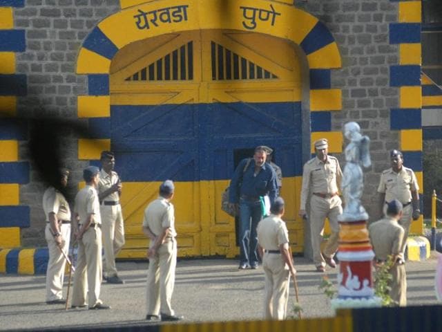 Sanjay Dutt steps out of Pune’s Yerwada jail after completion of his jail term. (Nitin Lawate/IANS) 